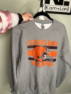 Medium cleveland football unisex crewneck in grey